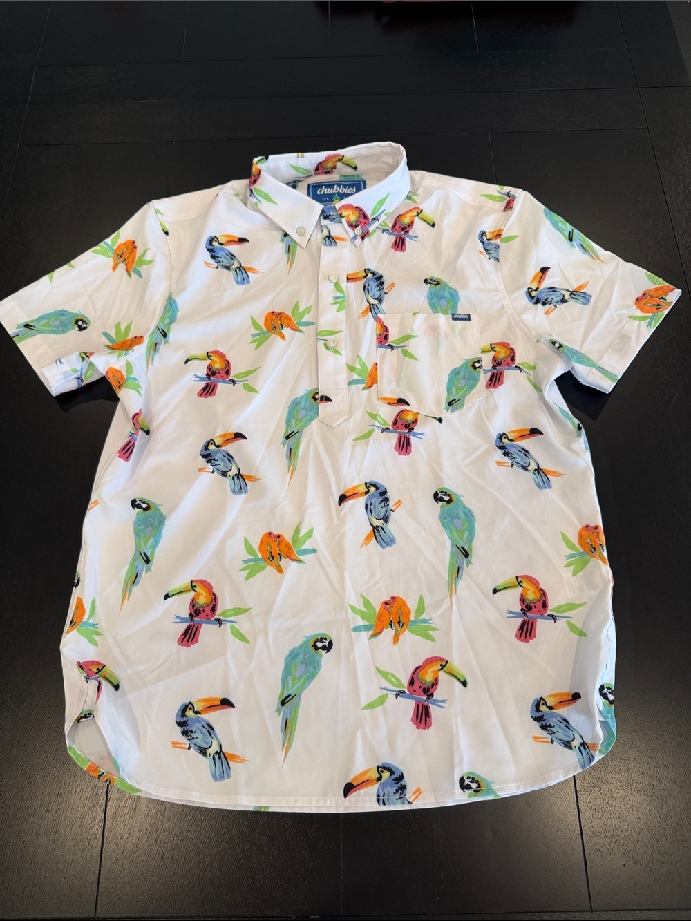 Chubbies Toucan Play That Game Short Sleeve Button Shirt - Medium - NWOT